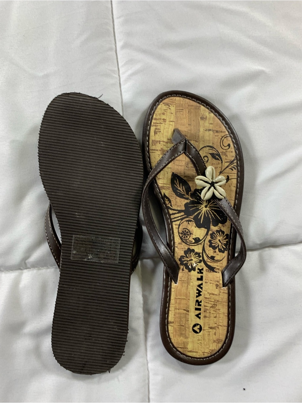 Pre loved AIRWALK sandals womems size 6 - Picture 2 of 4